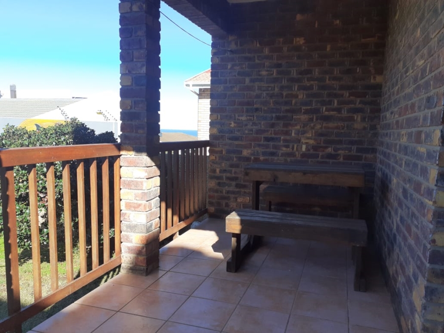 To Let 2 Bedroom Property for Rent in Wavecrest Eastern Cape